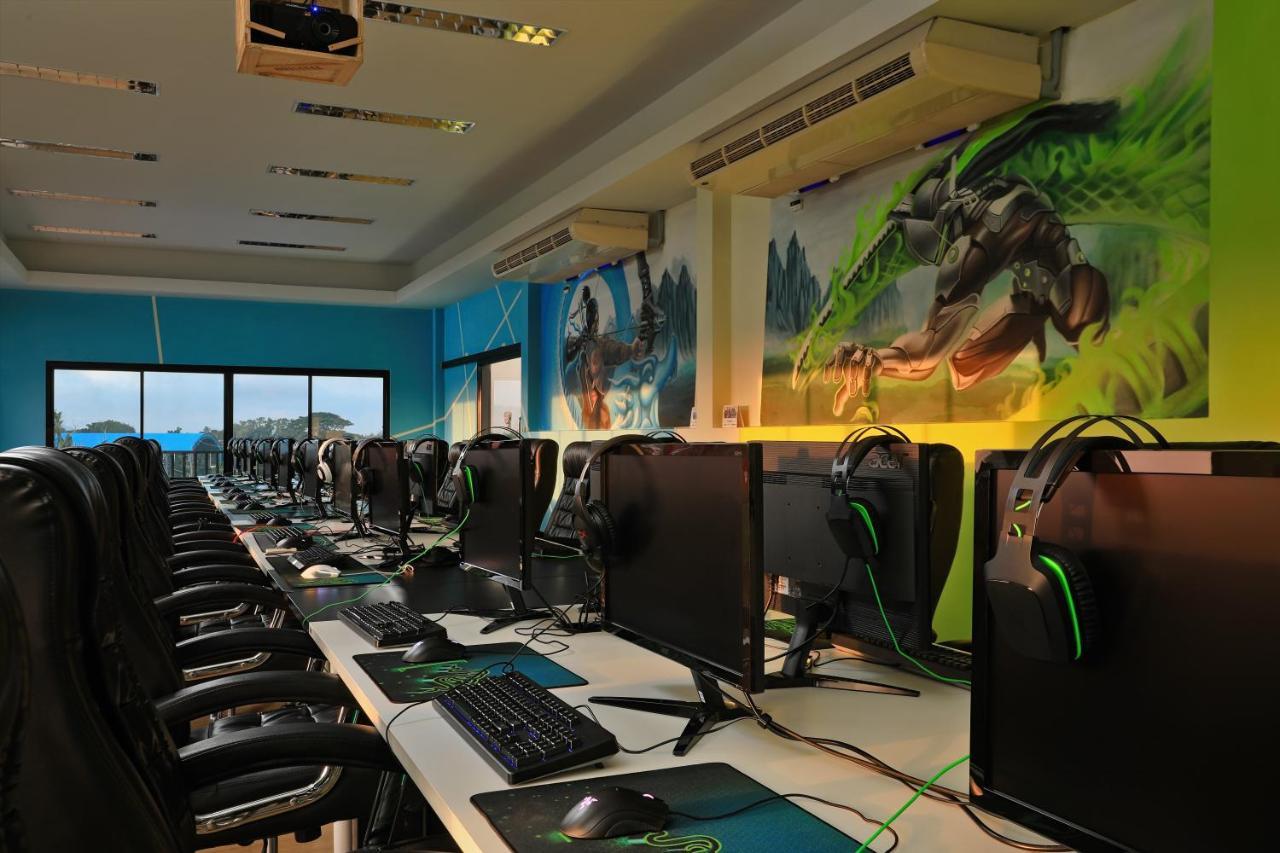 Gamers Paradise Hotel Chalong Exterior photo